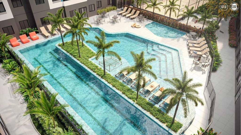 Vinx Jurubatuba Home Resort, piscina com deck e palmeiras